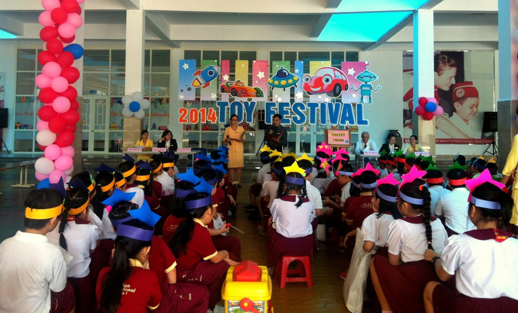 Sân khấu Toy Festival Hè 2014 tại cơ sở Thăng Long