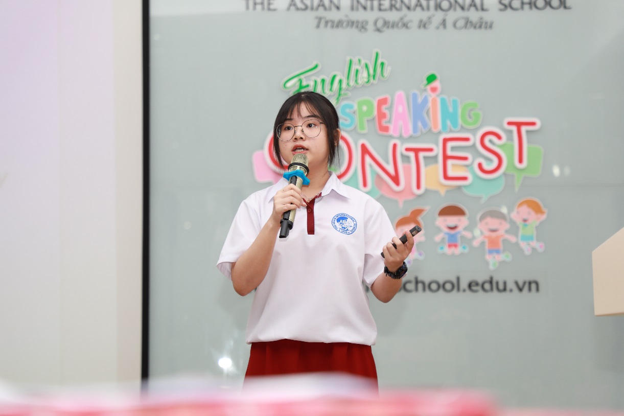 Học sinh Asian School thể hiện quan điểm sáng tạo trong cuộc thi Hùng biện tiếng Anh chủ đề Online vs. Offline Learning