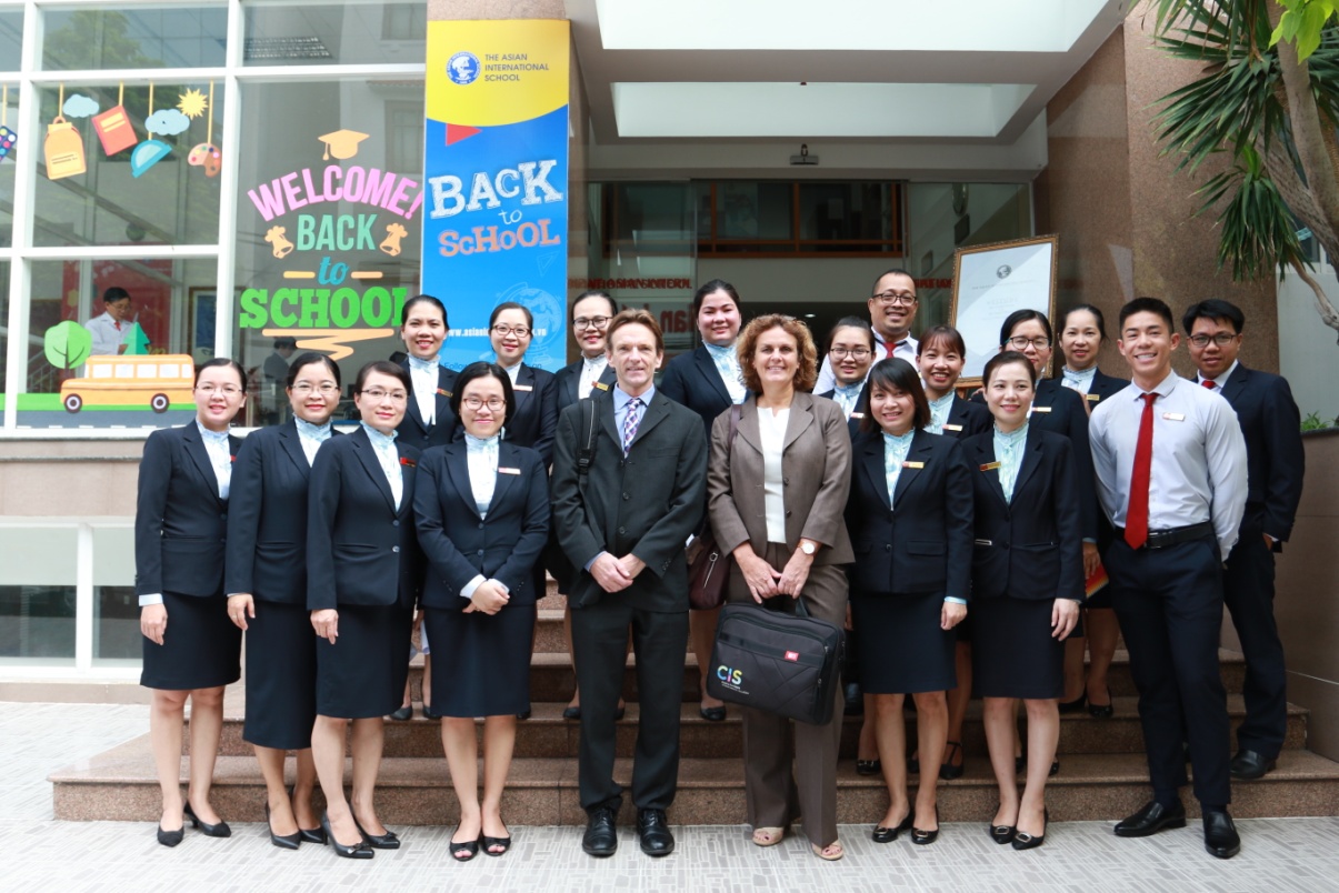 Trường Quốc tế Á Châu chào đón đại diện CIS sang thăm và làm việc năm học 2018-2019
