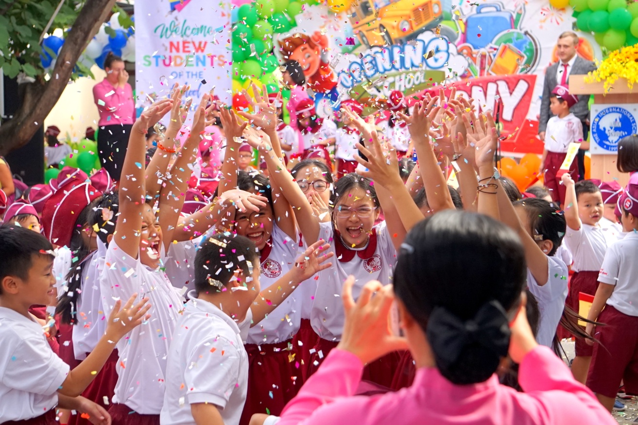 Gần 10.000 học sinh Trường Quốc tế Á Châu dự Lễ khai giảng năm học mới 